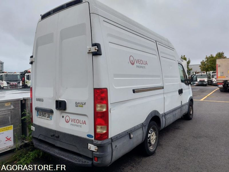 Fourgon IVECO Daily CNG- AA-840-JA - 176200 km (BARA - R51754) - Furgon: slika 4 Fourgon IVECO Daily CNG- AA-840-JA - 176200 km (BARA - R51754) - Furgon: slika 4
