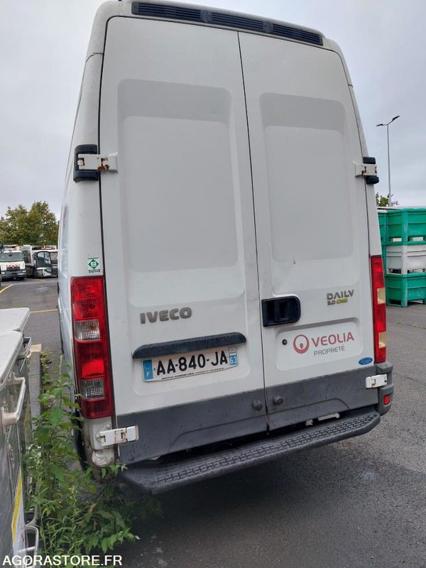 Fourgon IVECO Daily CNG- AA-840-JA - 176200 km (BARA - R51754) - Furgon: slika 2 Fourgon IVECO Daily CNG- AA-840-JA - 176200 km (BARA - R51754) - Furgon: slika 2