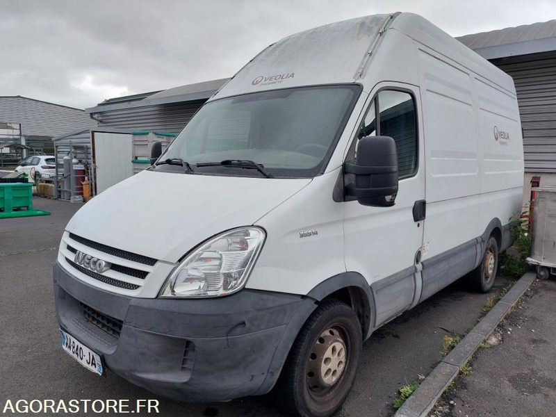 Fourgon IVECO Daily CNG- AA-840-JA - 176200 km (BARA - R51754) - Furgon: slika 3 Fourgon IVECO Daily CNG- AA-840-JA - 176200 km (BARA - R51754) - Furgon: slika 3