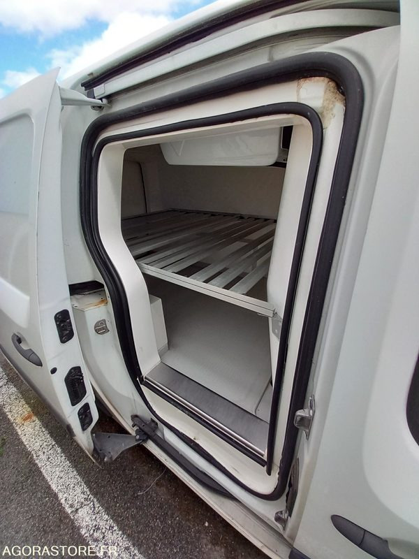 Fourgonnette frigorifique - RENAULT CN607VC - Mali kombi: slika 4 Fourgonnette frigorifique - RENAULT CN607VC - Mali kombi: slika 4