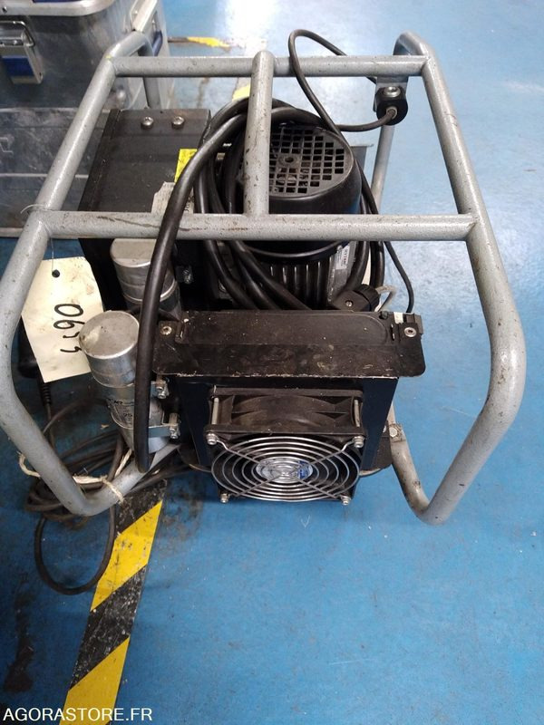 GROUPE HYDRAULIQUE POUR SERRAGE - Instrument/ Oprema: slika 2 GROUPE HYDRAULIQUE POUR SERRAGE - Instrument/ Oprema: slika 2
