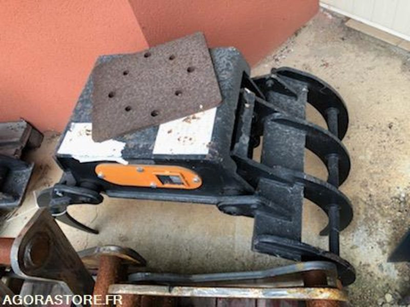 Grappin NEUF fixe sans rotation pour pelle 3 à 6 T - Građevinska oprema: slika 2 Grappin NEUF fixe sans rotation pour pelle 3 à 6 T - Građevinska oprema: slika 2