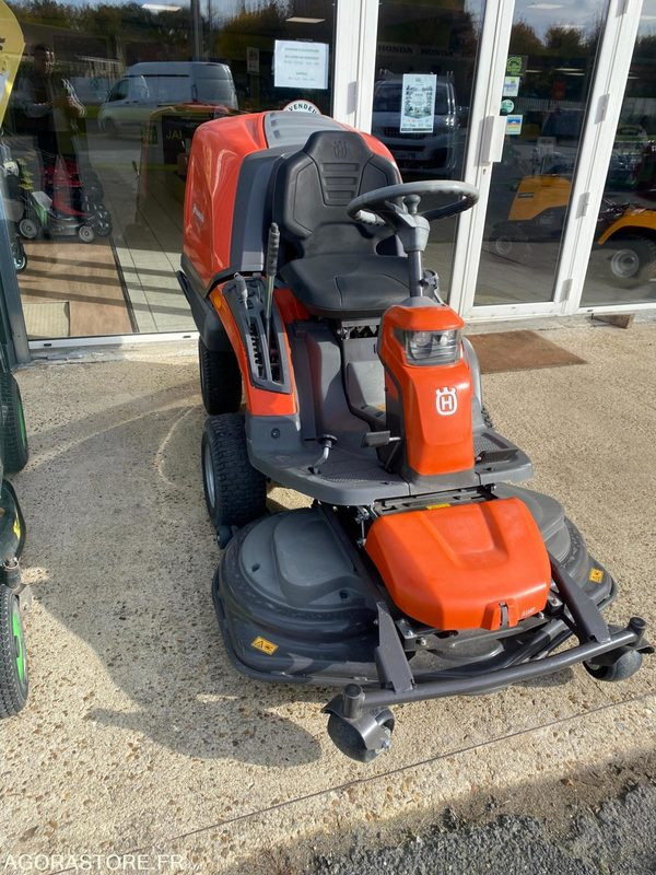 Husqvarna RC320TS 4x4 - Baštenska kosačica: slika 3 Husqvarna RC320TS 4x4 - Baštenska kosačica: slika 3