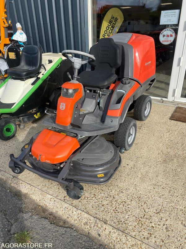 Husqvarna RC320TS 4x4 - Baštenska kosačica: slika 2 Husqvarna RC320TS 4x4 - Baštenska kosačica: slika 2