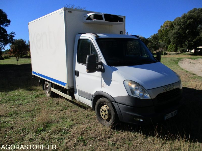 IVECO 35S13 de 2013 chassis cabine frigorifique - Dostavno vozilo hladnjača: slika 2 IVECO 35S13 de 2013 chassis cabine frigorifique - Dostavno vozilo hladnjača: slika 2