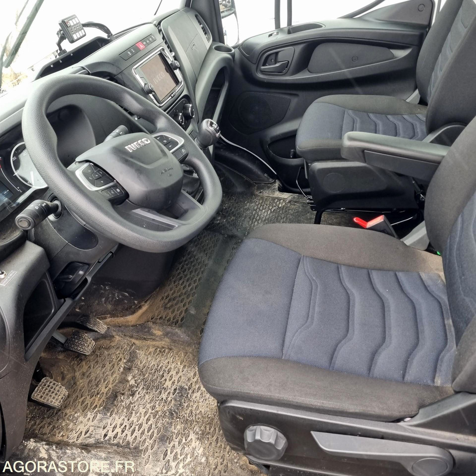 IVECO - 35S16 NACELLE - 2020 / 32000 KM / CT OK - Furgon: slika 5 IVECO - 35S16 NACELLE - 2020 / 32000 KM / CT OK - Furgon: slika 5