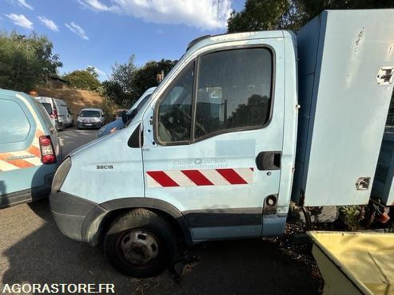 IVECO DAILY - 2010 - 156734KM - AN595DJ - Furgon: slika 5 IVECO DAILY - 2010 - 156734KM - AN595DJ - Furgon: slika 5
