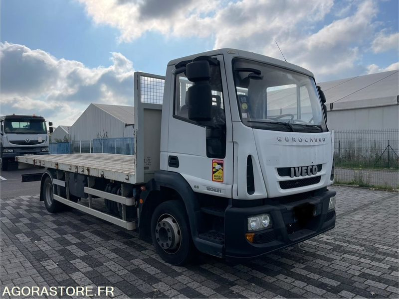 IVECO EUROCARGO PLATEAU - 2015 - 295 000KM - Kamion sa tovarnim sandukom: slika 1 IVECO EUROCARGO PLATEAU - 2015 - 295 000KM - Kamion sa tovarnim sandukom: slika 1