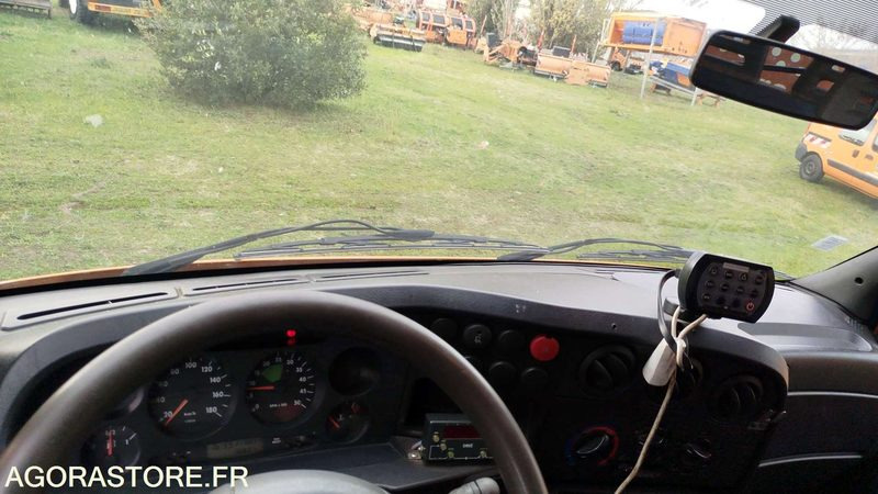 Iveco 35S12 - 2006 - 317864kms - 598BRV31 - Dostavno vozilo istovarivač: slika 5 Iveco 35S12 - 2006 - 317864kms - 598BRV31 - Dostavno vozilo istovarivač: slika 5