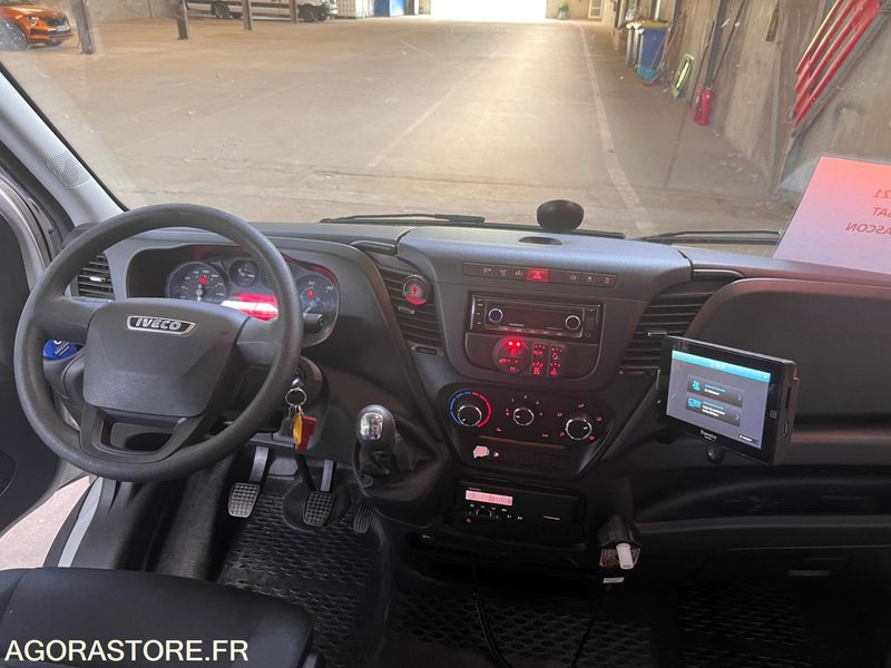 Školski autobus Iveco daily 08/2016 22 +1 places 240 000 kms: slika 6
