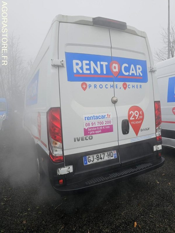 Iveco daily 35S14 - 2022 - 8815 Kms - Furgon: slika 4 Iveco daily 35S14 - 2022 - 8815 Kms - Furgon: slika 4