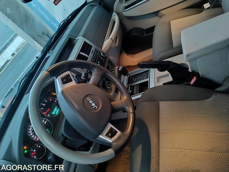 Jeep Cherokee IV 2.8 CRD Jamboree - 2009 - 193 000 KM - Automobil: slika 3 Jeep Cherokee IV 2.8 CRD Jamboree - 2009 - 193 000 KM - Automobil: slika 3