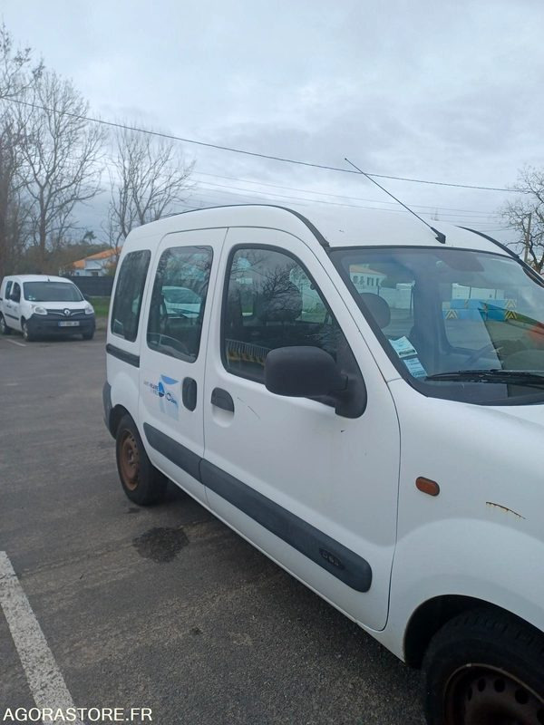 KANGOO RENAULT - 147408km - 2001 - Mali kombi: slika 3 KANGOO RENAULT - 147408km - 2001 - Mali kombi: slika 3