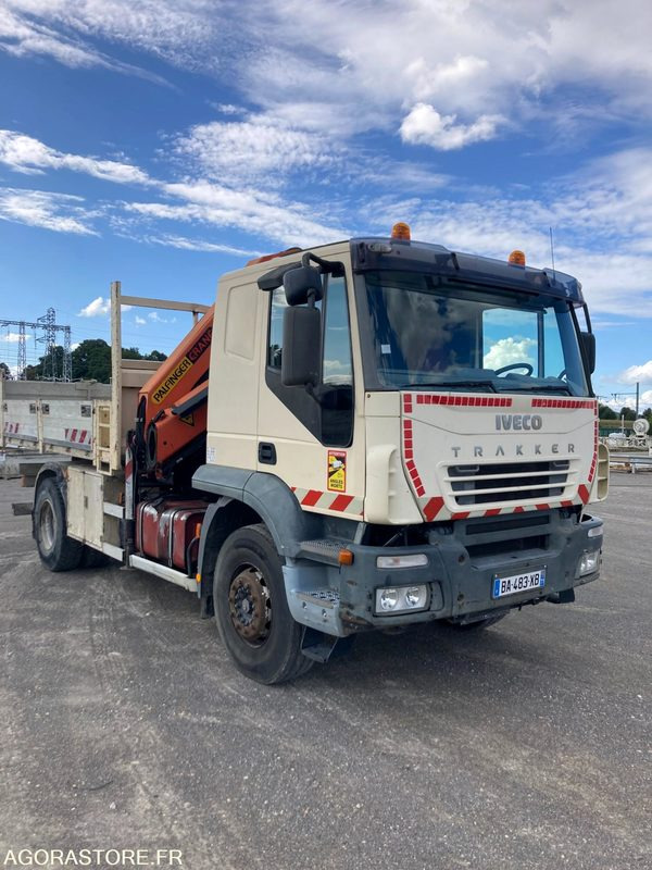 CAMION BENNE 4x2 IVECO TRAKKER 190T44 + GRUE PK15500 - Année 2006 - 391 000 km - Kamion: slika 1 CAMION BENNE 4x2 IVECO TRAKKER 190T44 + GRUE PK15500 - Année 2006 - 391 000 km - Kamion: slika 1