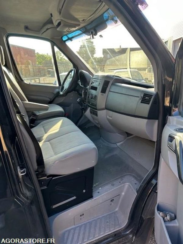 CRAFTER DEPANNEUSE VASP PTE VOITURE CARTE BLANCHE - 2007 - 393000km - Kamion: slika 4 CRAFTER DEPANNEUSE VASP PTE VOITURE CARTE BLANCHE - 2007 - 393000km - Kamion: slika 4