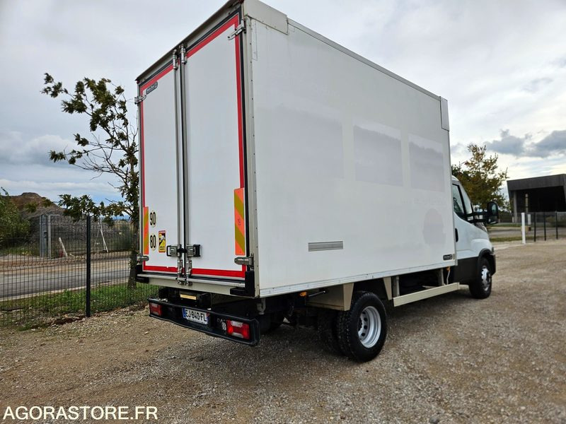 IVECO DAILY 72C21 PORTE VIANDE FRIGORIFIQUE - 2017 - Kamion: slika 2 IVECO DAILY 72C21 PORTE VIANDE FRIGORIFIQUE - 2017 - Kamion: slika 2
