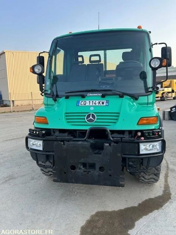 MERCEDES UNIMOG U300C VERSION COMMUNALE 2003 38210 KM + EPAREUSE CMV 450GP - Kamion: slika 5 MERCEDES UNIMOG U300C VERSION COMMUNALE 2003 38210 KM + EPAREUSE CMV 450GP - Kamion: slika 5