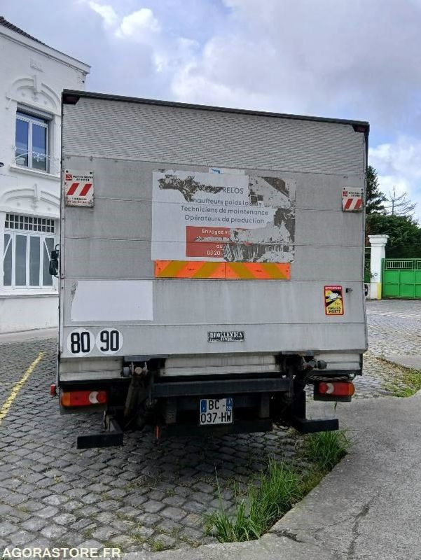 RENAULT MIDLUM 2010 692 000 KM - Kamion: slika 4 RENAULT MIDLUM 2010 692 000 KM - Kamion: slika 4