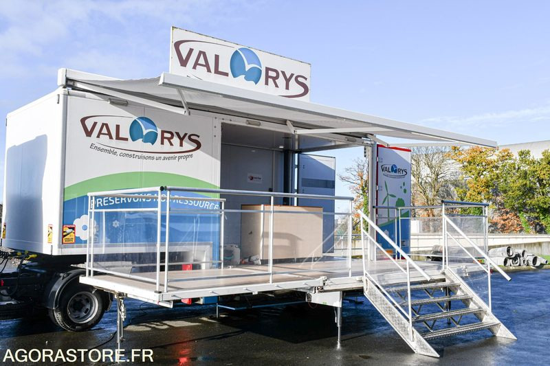 VEHICULE EVENEMENTIEL - CAMION PODIUM IVECO DAILY 6000 kms 2018 - Kamion: slika 4 VEHICULE EVENEMENTIEL - CAMION PODIUM IVECO DAILY 6000 kms 2018 - Kamion: slika 4