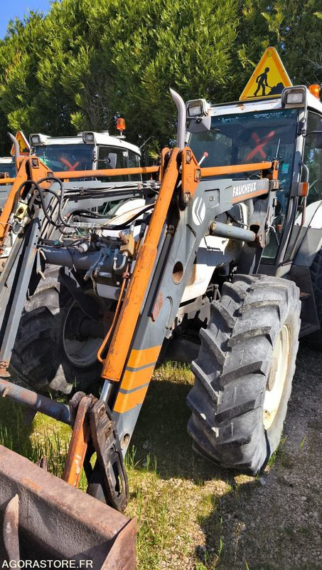Lot Renault - Tracteur ergos 110-CF 056 - 2001 - 11404 et CHARGEUR FAUCHEUX TRF0 - Traktor: slika 2 Lot Renault - Tracteur ergos 110-CF 056 - 2001 - 11404 et CHARGEUR FAUCHEUX TRF0 - Traktor: slika 2