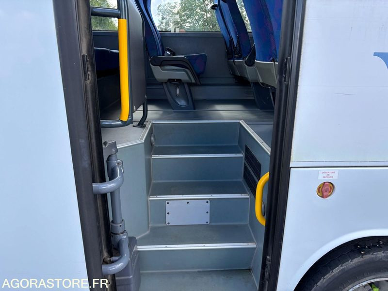 Lot de 3 minibus Mercedes mago et otokar navigo - Minibus, Putnički kombi: slika 5 Lot de 3 minibus Mercedes mago et otokar navigo - Minibus, Putnički kombi: slika 5