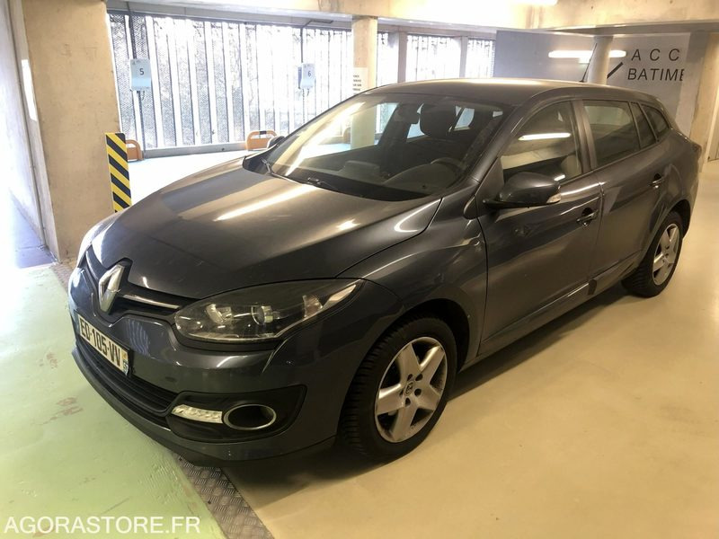 MEGANE 3 2016 ESTATE 1.2 TCE 115 ENERGY LIFE ECO2 - Essence - Boîte manuelle - Karavan: slika 1 MEGANE 3 2016 ESTATE 1.2 TCE 115 ENERGY LIFE ECO2 - Essence - Boîte manuelle - Karavan: slika 1