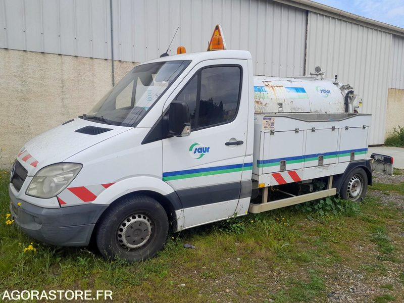 MERCEDES 315 - HYDROCUREUSE // ET719HX // 2007 213567KM // ÉTAT MOTEUR INCONNU - Vakuumska cisterna: slika 2 MERCEDES 315 - HYDROCUREUSE // ET719HX // 2007 213567KM // ÉTAT MOTEUR INCONNU - Vakuumska cisterna: slika 2