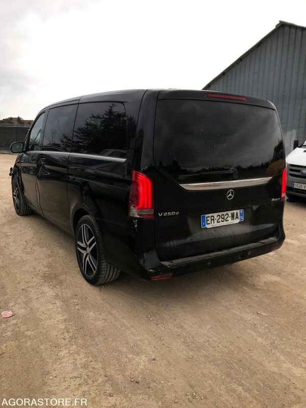 MERCEDES CLASSE V 250cdi 4 MATIC - 2017 / 441000 KM - Automobil: slika 2 MERCEDES CLASSE V 250cdi 4 MATIC - 2017 / 441000 KM - Automobil: slika 2