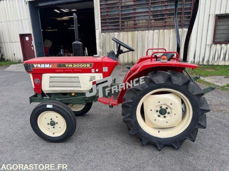 MICROTRACTEUR YANMAR 20CV 2 CYLINDRES 1150CM3 D'OCCASION 2RM TRES BON ETAT 810H - Traktor: slika 2 MICROTRACTEUR YANMAR 20CV 2 CYLINDRES 1150CM3 D'OCCASION 2RM TRES BON ETAT 810H - Traktor: slika 2