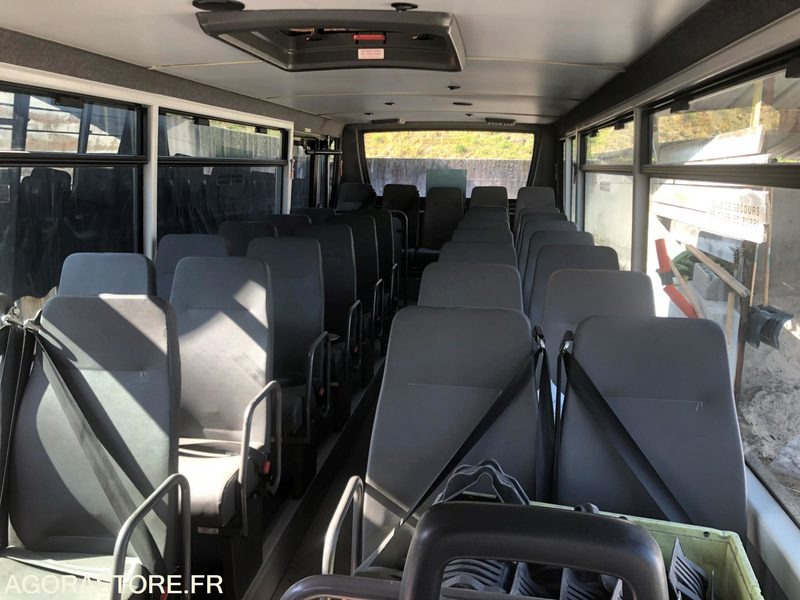 MINI-BUS MERCEDES VARIO - 127178 kms - 2000 - Minibus, Putnički kombi: slika 3 MINI-BUS MERCEDES VARIO - 127178 kms - 2000 - Minibus, Putnički kombi: slika 3