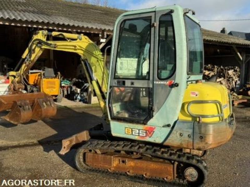 MINI-PELLE - YANMAR B25 V - 2,7 Tonnes - 2000 - 8471H - Bager: slika 1 MINI-PELLE - YANMAR B25 V - 2,7 Tonnes - 2000 - 8471H - Bager: slika 1