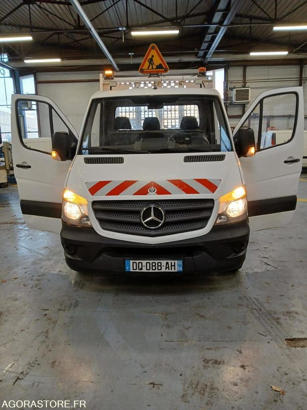 Mercedes sprinter ANNEE 2015 BOITE AUTO - Dostavno vozilo istovarivač: slika 1 Mercedes sprinter ANNEE 2015 BOITE AUTO - Dostavno vozilo istovarivač: slika 1