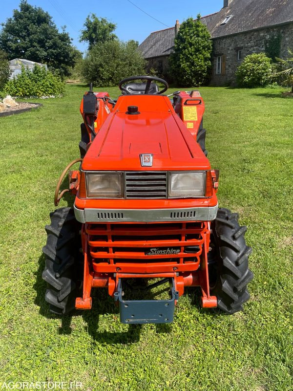 Micro-tracteur Kubota L1-185 - Traktor: slika 5 Micro-tracteur Kubota L1-185 - Traktor: slika 5