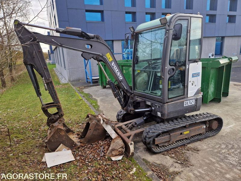 Mini pelle Volvo ECR25D - 2015 - 4538h - Bager: slika 1 Mini pelle Volvo ECR25D - 2015 - 4538h - Bager: slika 1