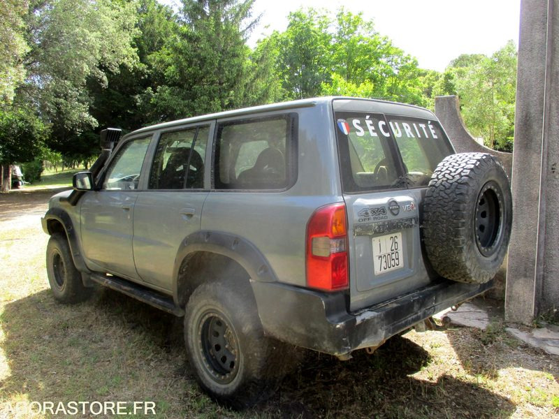 Nissan Patrol Y61 Station Wagon moteur 6 cylindres 4.2 Turbo Diesel 160cv BM5 - SUVSUV: slika 5 Nissan Patrol Y61 Station Wagon moteur 6 cylindres 4.2 Turbo Diesel 160cv BM5 - SUVSUV: slika 5