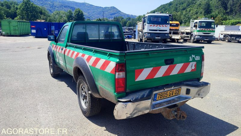 Nissan Pick-up - Dostavno vozilo istovarivač: slika 4 Nissan Pick-up - Dostavno vozilo istovarivač: slika 4
