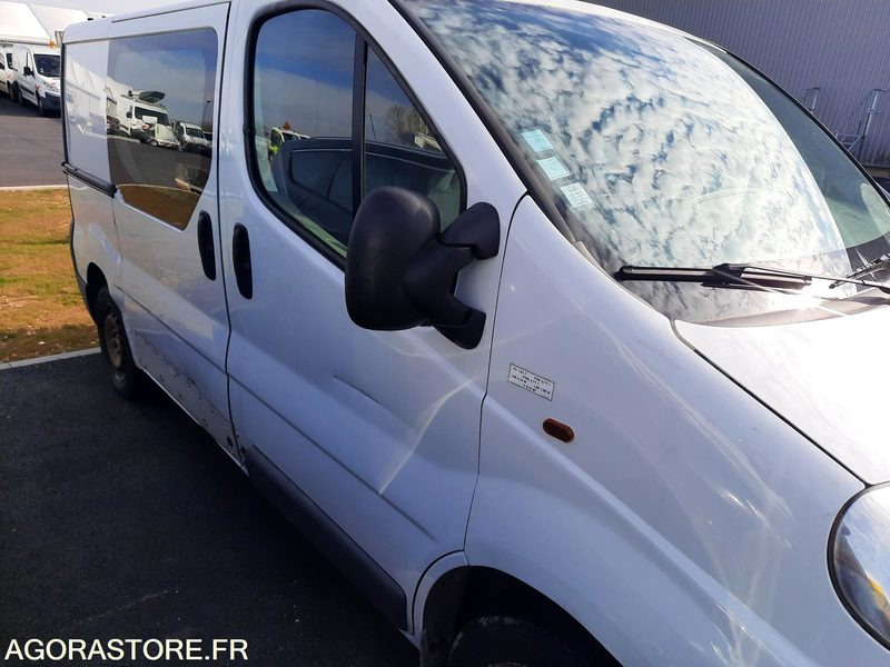 OPEL VIVARO - 2011 - 112 800KM - Furgon: slika 4 OPEL VIVARO - 2011 - 112 800KM - Furgon: slika 4