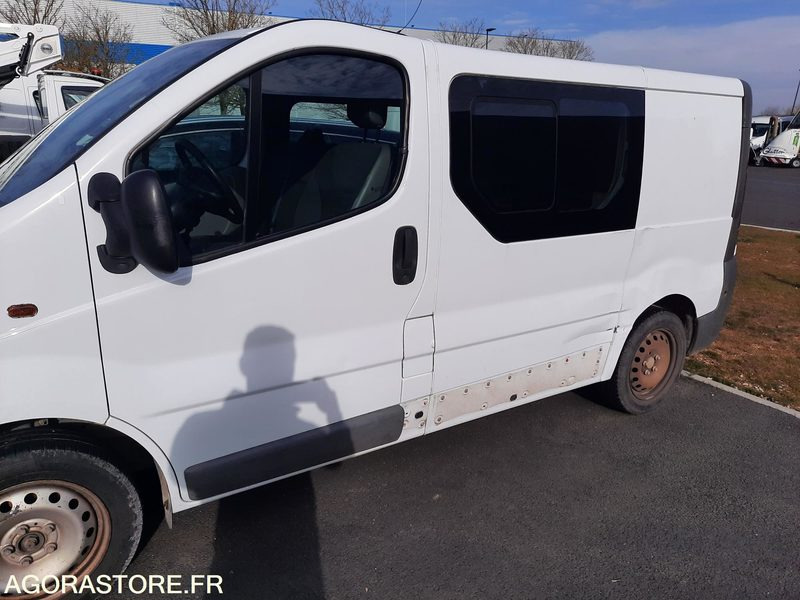 OPEL VIVARO - 2011 - 112 800KM - Furgon: slika 3 OPEL VIVARO - 2011 - 112 800KM - Furgon: slika 3