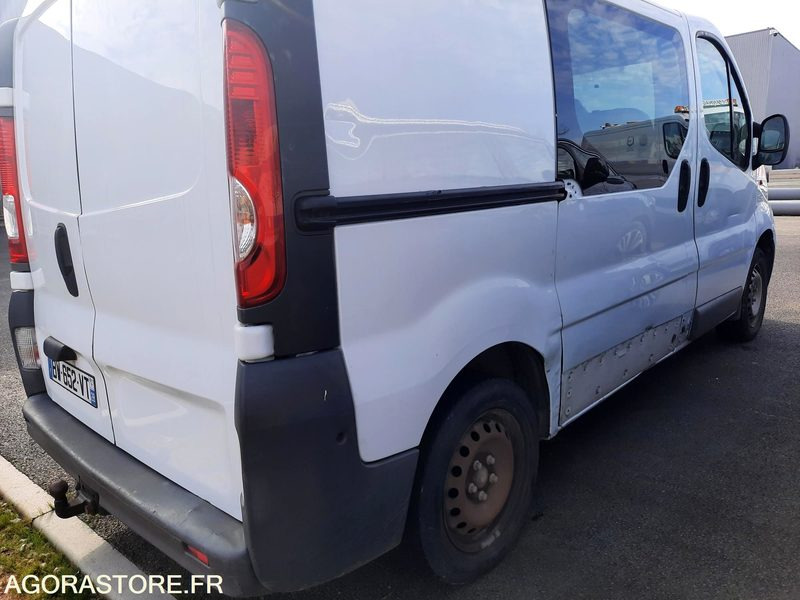 OPEL VIVARO - 2011 - 112 800KM - Furgon: slika 5 OPEL VIVARO - 2011 - 112 800KM - Furgon: slika 5