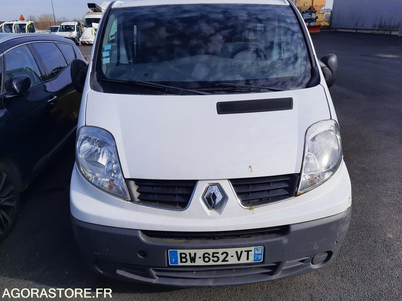 OPEL VIVARO - 2011 - 112 800KM - Furgon: slika 2 OPEL VIVARO - 2011 - 112 800KM - Furgon: slika 2