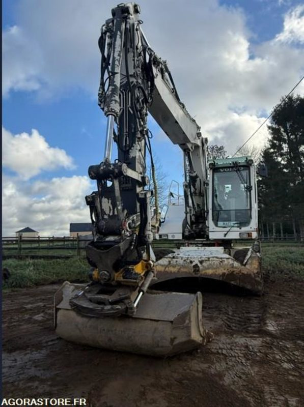 PELLE SUR PNEUS - VOLVO -EW160D - 2014 - 14700H - Bager: slika 3 PELLE SUR PNEUS - VOLVO -EW160D - 2014 - 14700H - Bager: slika 3