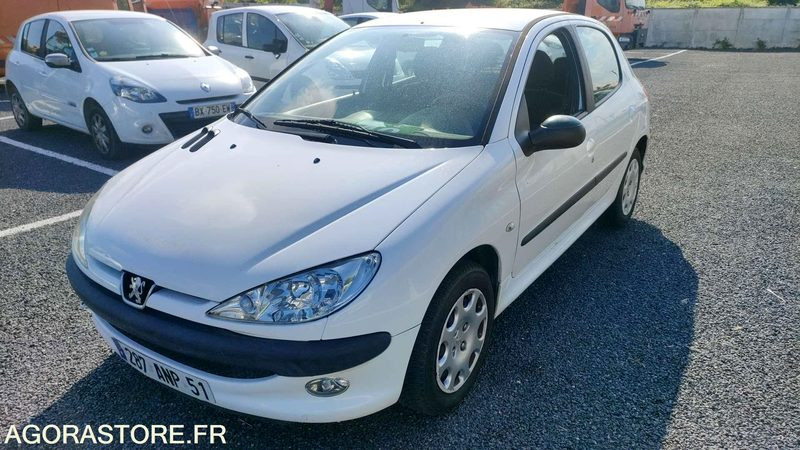 PEUGEOT 206 - 2005 - 101058kms - Automobil: slika 3 PEUGEOT 206 - 2005 - 101058kms - Automobil: slika 3