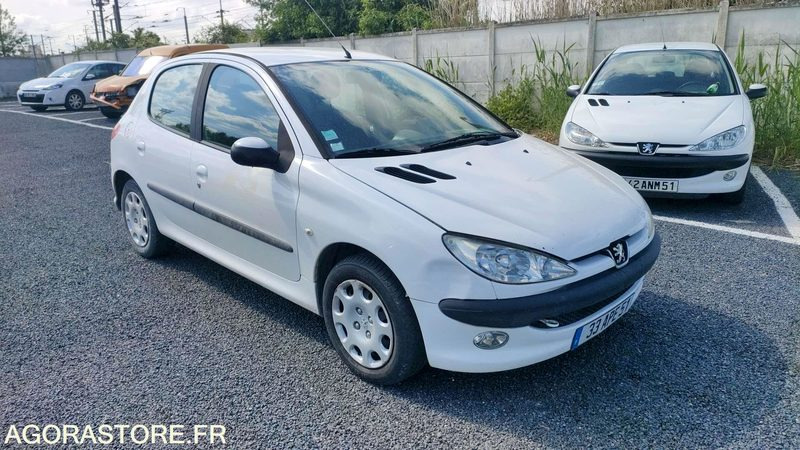 PEUGEOT 206 - 2005 - 209619kms - Automobil: slika 3 PEUGEOT 206 - 2005 - 209619kms - Automobil: slika 3