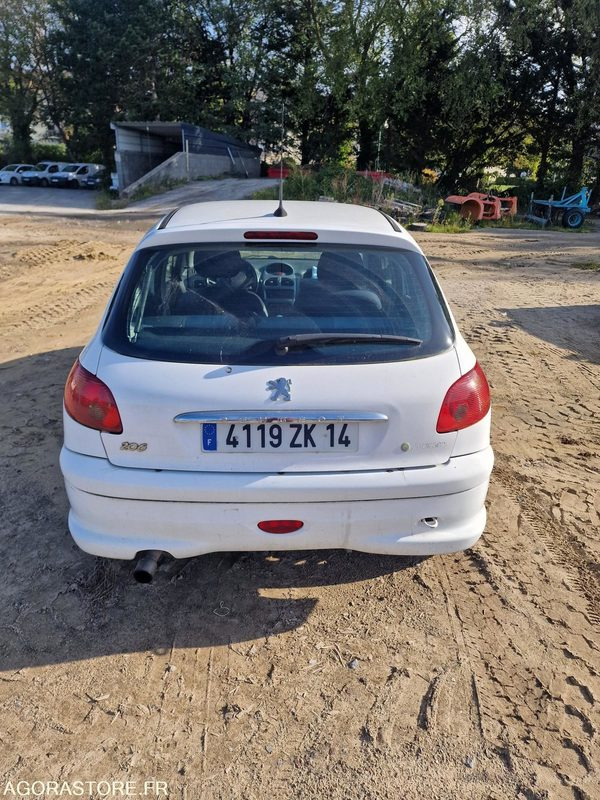 PEUGEOT 206 - LOT N°1 - Automobil: slika 4 PEUGEOT 206 - LOT N°1 - Automobil: slika 4