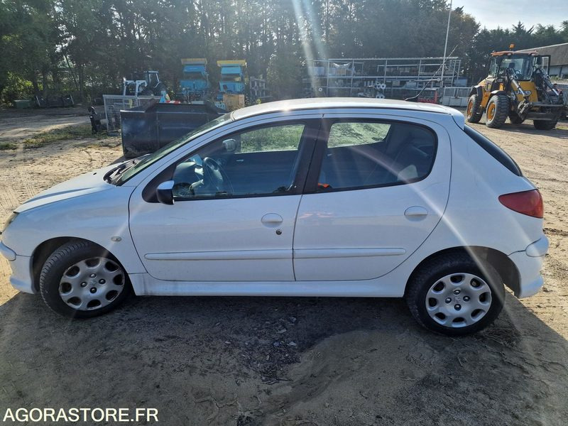 PEUGEOT 206 - LOT N°1 - Automobil: slika 3 PEUGEOT 206 - LOT N°1 - Automobil: slika 3