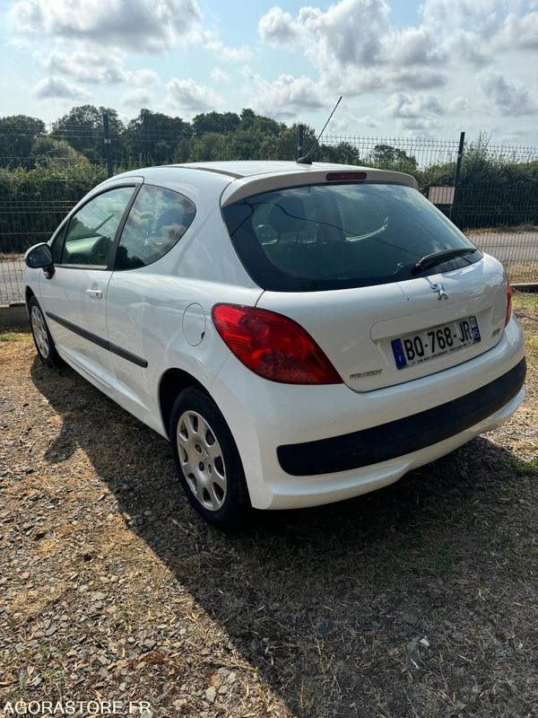 PEUGEOT 207 1.4 HDI STE - Automobil: slika 2 PEUGEOT 207 1.4 HDI STE - Automobil: slika 2