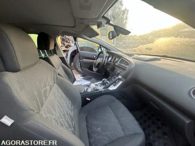 PEUGEOT 3008 - 2012 - 166476KM - CM955SZ - SUVSUV: slika 5 PEUGEOT 3008 - 2012 - 166476KM - CM955SZ - SUVSUV: slika 5