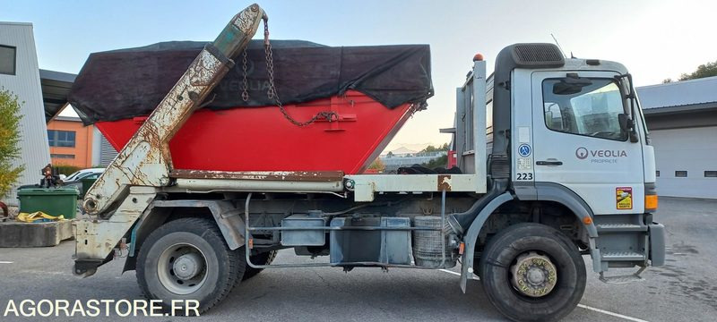 PORTEUR 19T MERCEDES MULTI 339000 km de 1999 (R30223) - Kamion za utovaranje kontejnera: slika 3 PORTEUR 19T MERCEDES MULTI 339000 km de 1999 (R30223) - Kamion za utovaranje kontejnera: slika 3