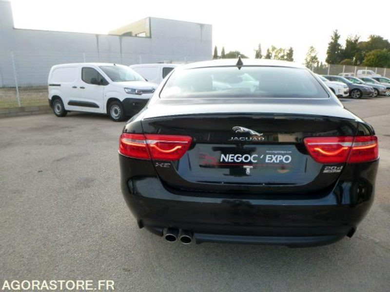 PRIX TTC 0% TVA - JAGUAR XE 2.0 180CV R SPORT AWD - 2016 - 160 000km - Automobil: slika 4 PRIX TTC 0% TVA - JAGUAR XE 2.0 180CV R SPORT AWD - 2016 - 160 000km - Automobil: slika 4