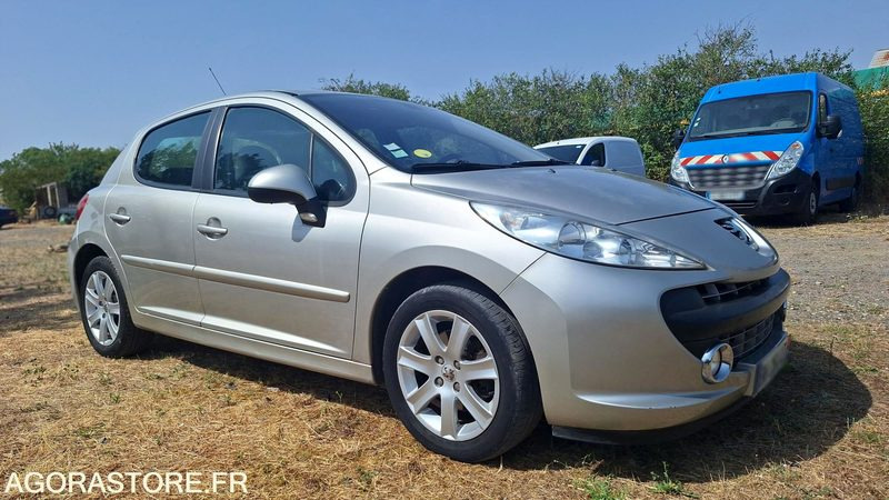 Automobil Peugeot 207 boite de vitesse automatique - 2008: slika 1